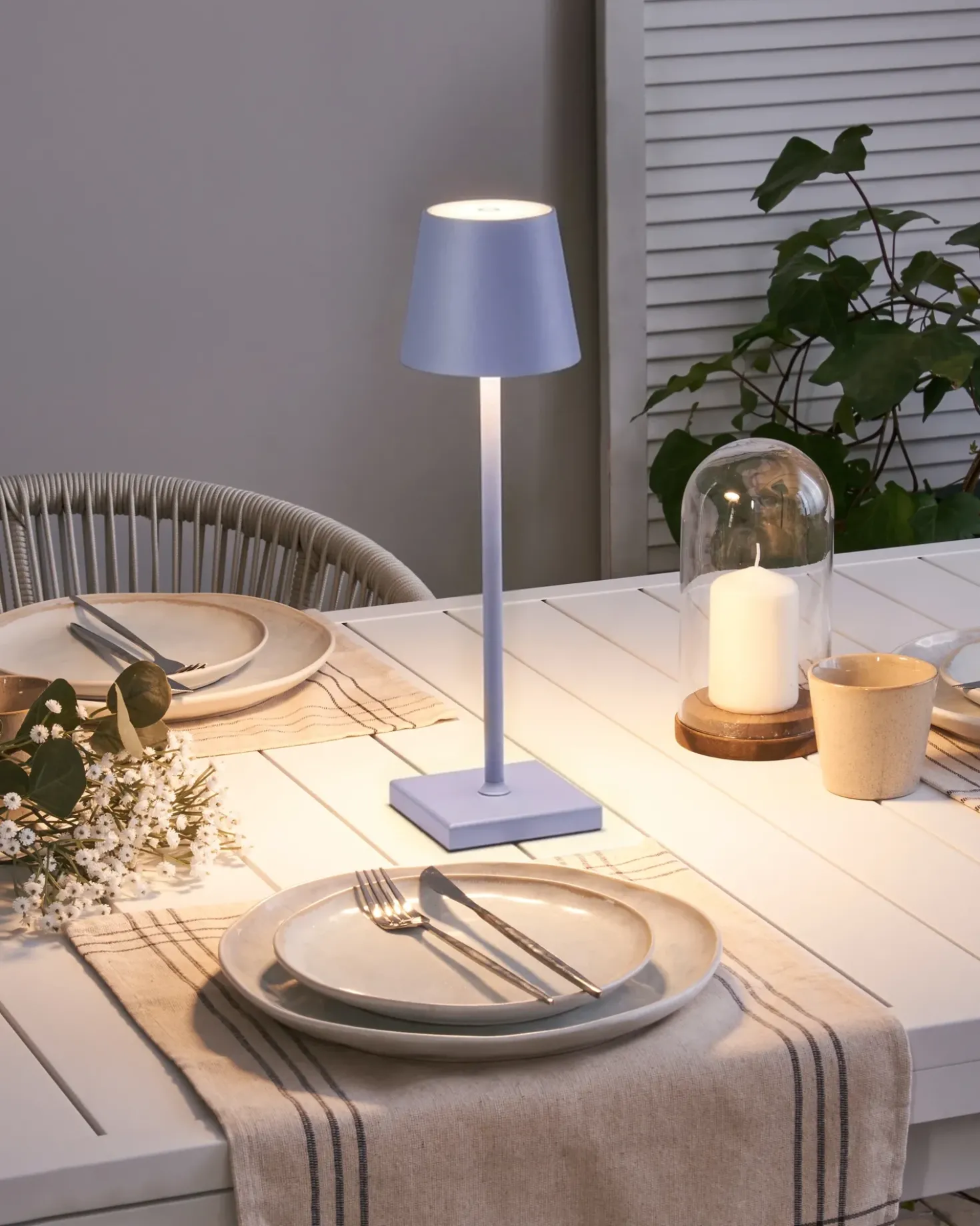 Bezprzewodowa lampa stołowa LED BACEIRO Metal Jasnofioletowy